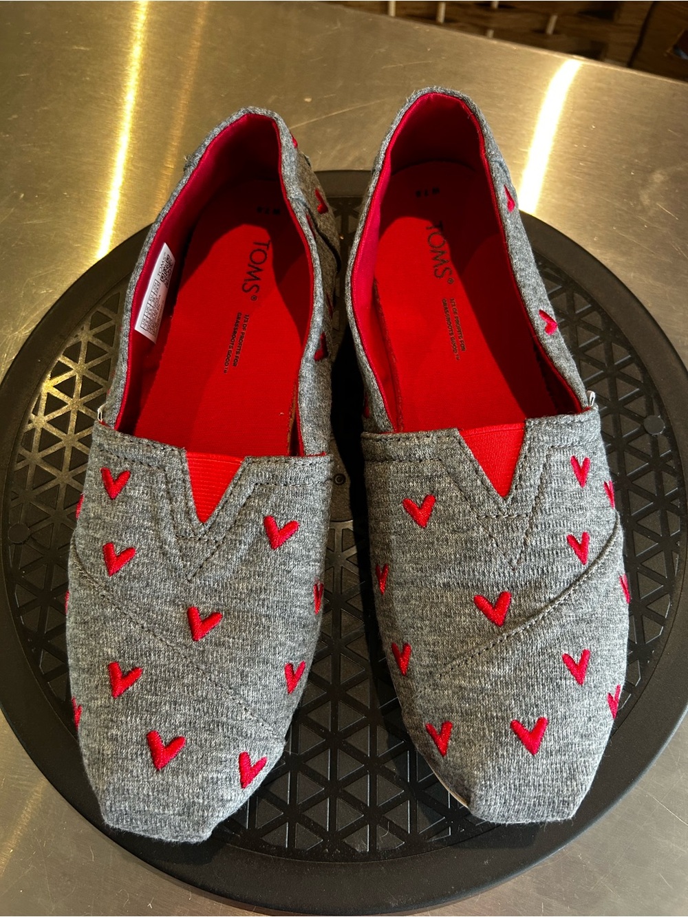 TOMS Alpargata Gray Heather Red Heart Embroidered Slip-On Shoes Women’s 7.5